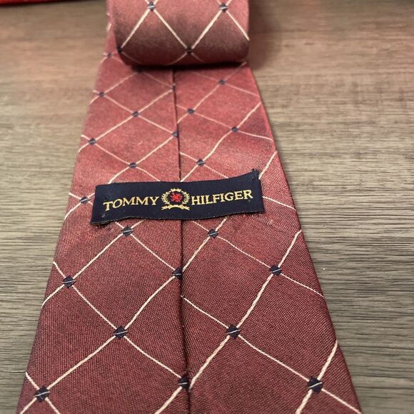 Tommy Hilfiger Men's Classic Diamond Stripe Tie Maroon/Navy/Gold - Picture 5 of 6